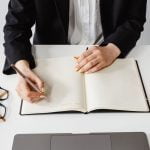 PARKER INSIGNIA CHAMPGNE GOLD  BLACK METAL TRIM BALLPEN WITH KEYCHAIN - Image 6