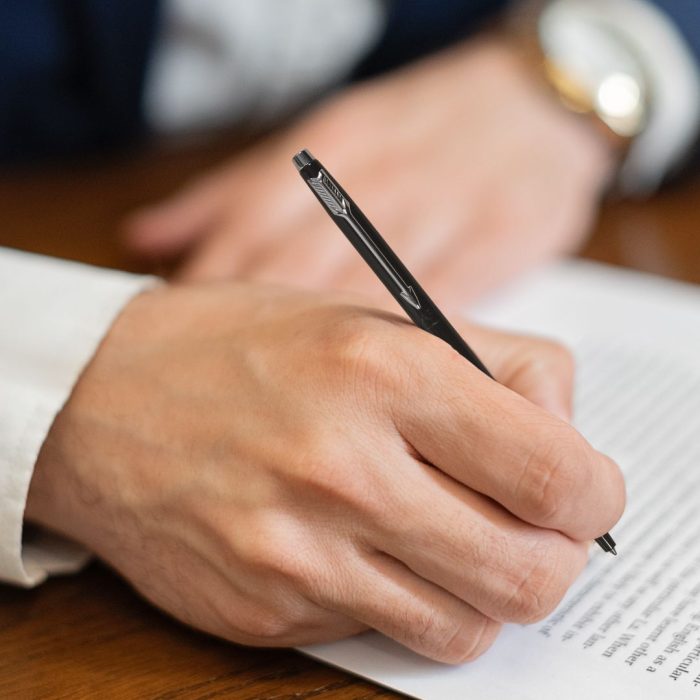 PARKER INSIGNIA LAQUE BLACK BLACK METAL TRIM SLIM BALL PEN - Image 5